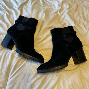 Worn once - blonde waterproof - black booties size 9.5